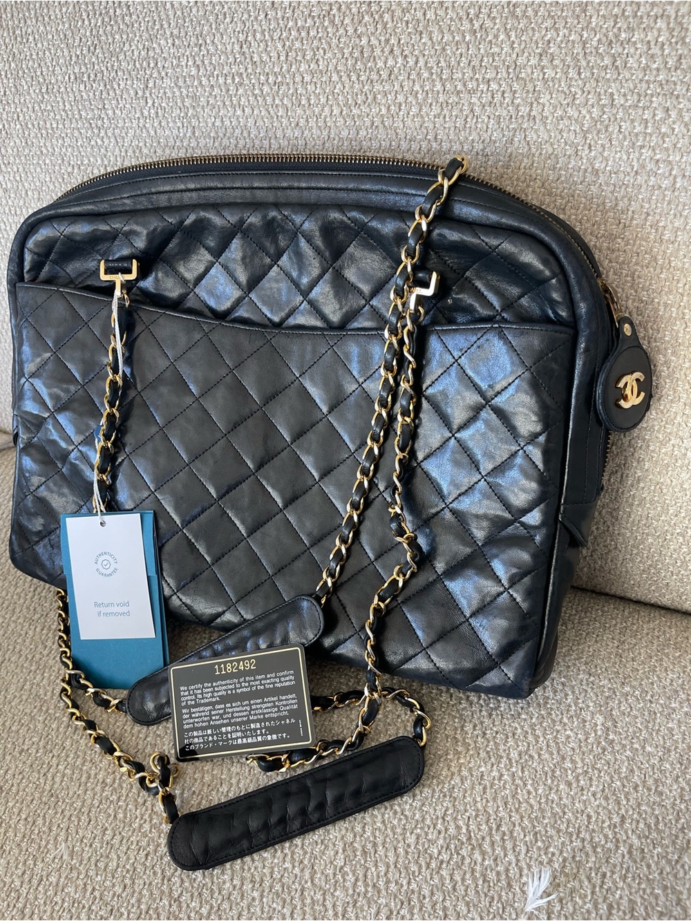 Beautiful Chanel Quilted Lambskin Leather Black Shoulder Bag Tote Gold tone HW